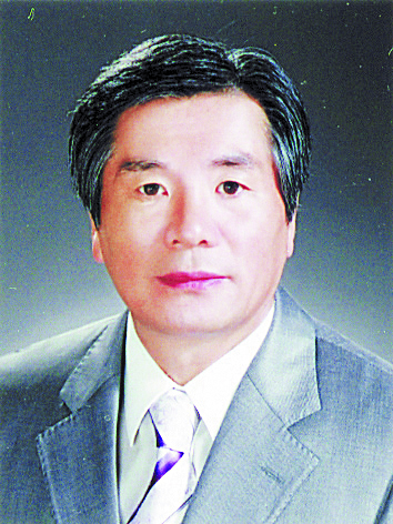 김영식 목사.jpg