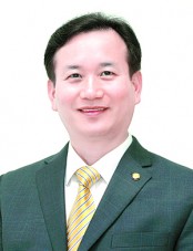 김영수 목사.jpg