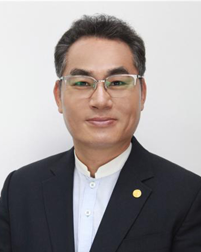 김진행 목사.jpg